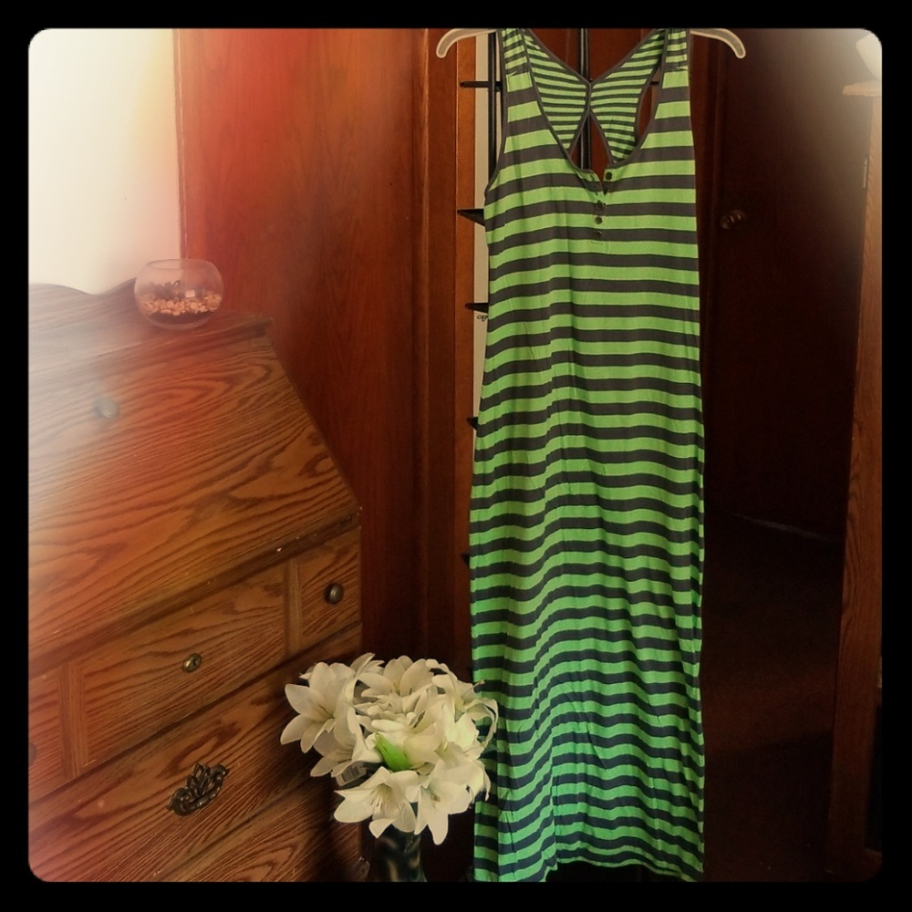 Super cute striped maxi dress